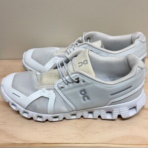 ON Running White Sneakers M 11